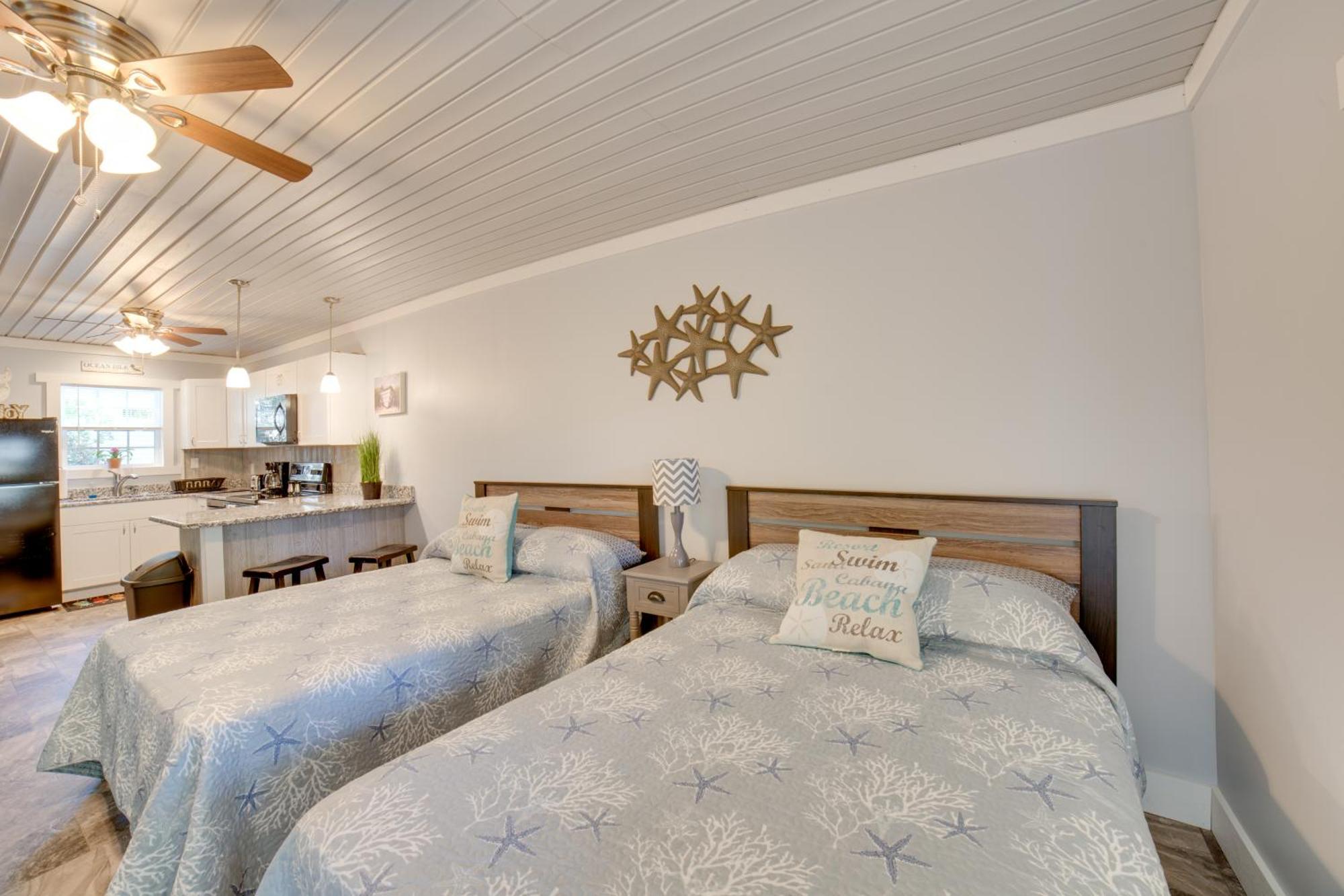 Ocean Isle Beach Studio With Patio - 1 Mi To Pier! Exterior photo