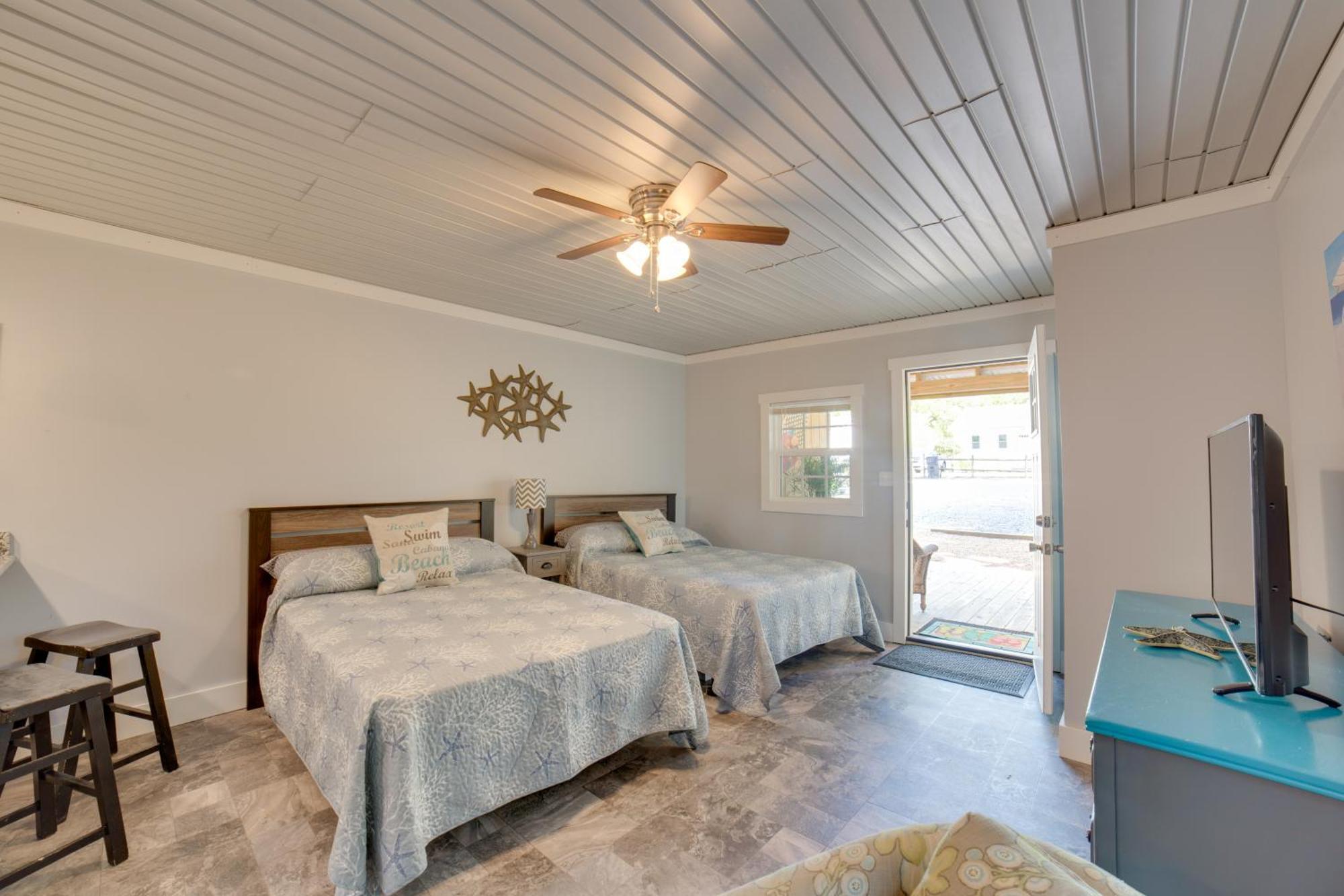 Ocean Isle Beach Studio With Patio - 1 Mi To Pier! Exterior photo